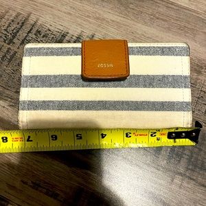 Fossil wallet